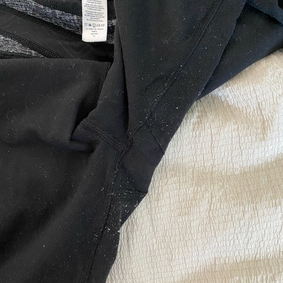 Girl’s Ivivva Black Cropped Athletic Leggings Size 14 - Picture 4 of 4